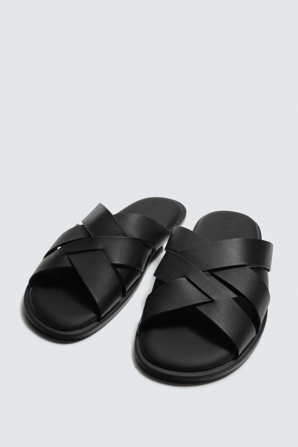 SANDALIA PIEL TIRAS / Negro
