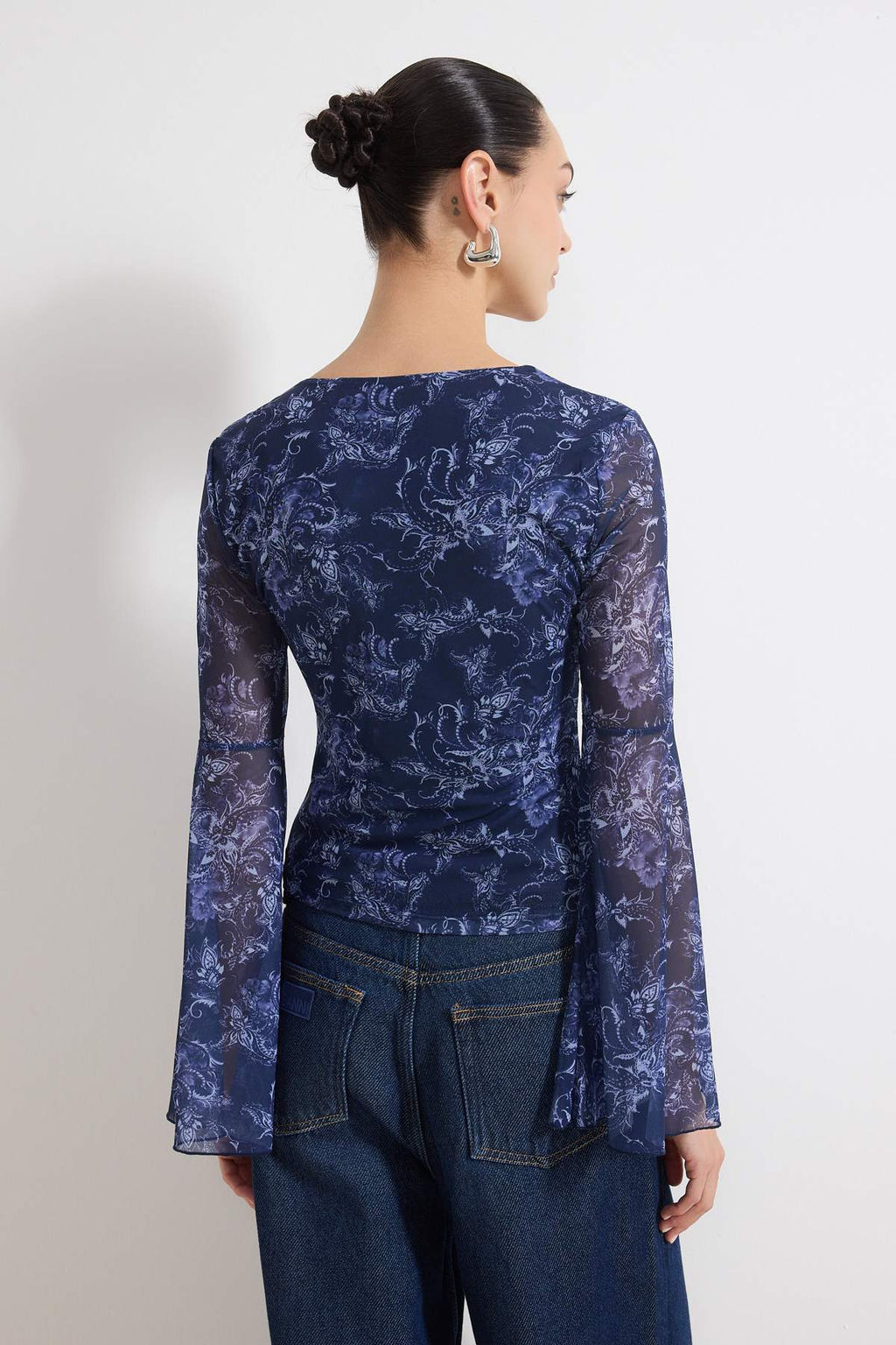 Cok Renkli Boho/Boho Chic Bask?l? V yaka Ispanyol Kol Tul Esnek Orme Bluz TWOAW26BZ00239