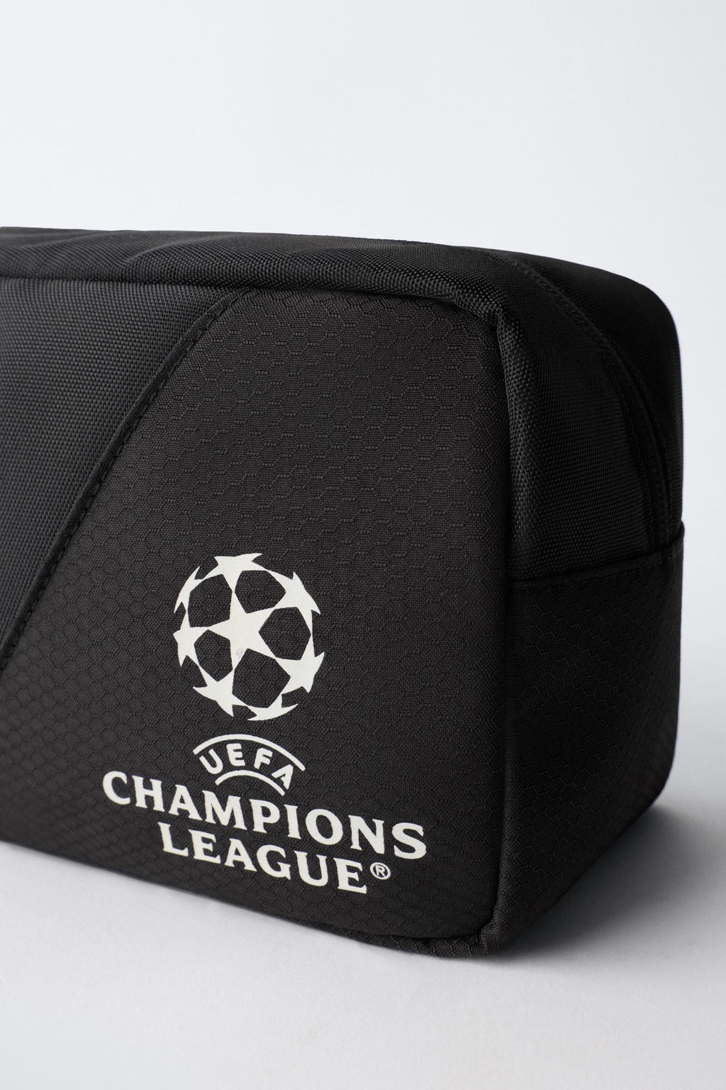 PORTA ZAPATILLAS UEFA CHAMPIONS LEAGUE ® GLOW IN THE DARK / Negro - Zara фото 3