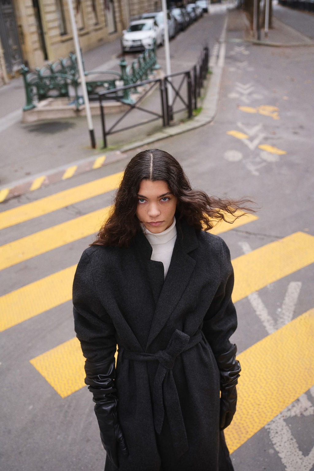 Abrigo con acabado cepillado y cinturon de anudar - H&m фото 2