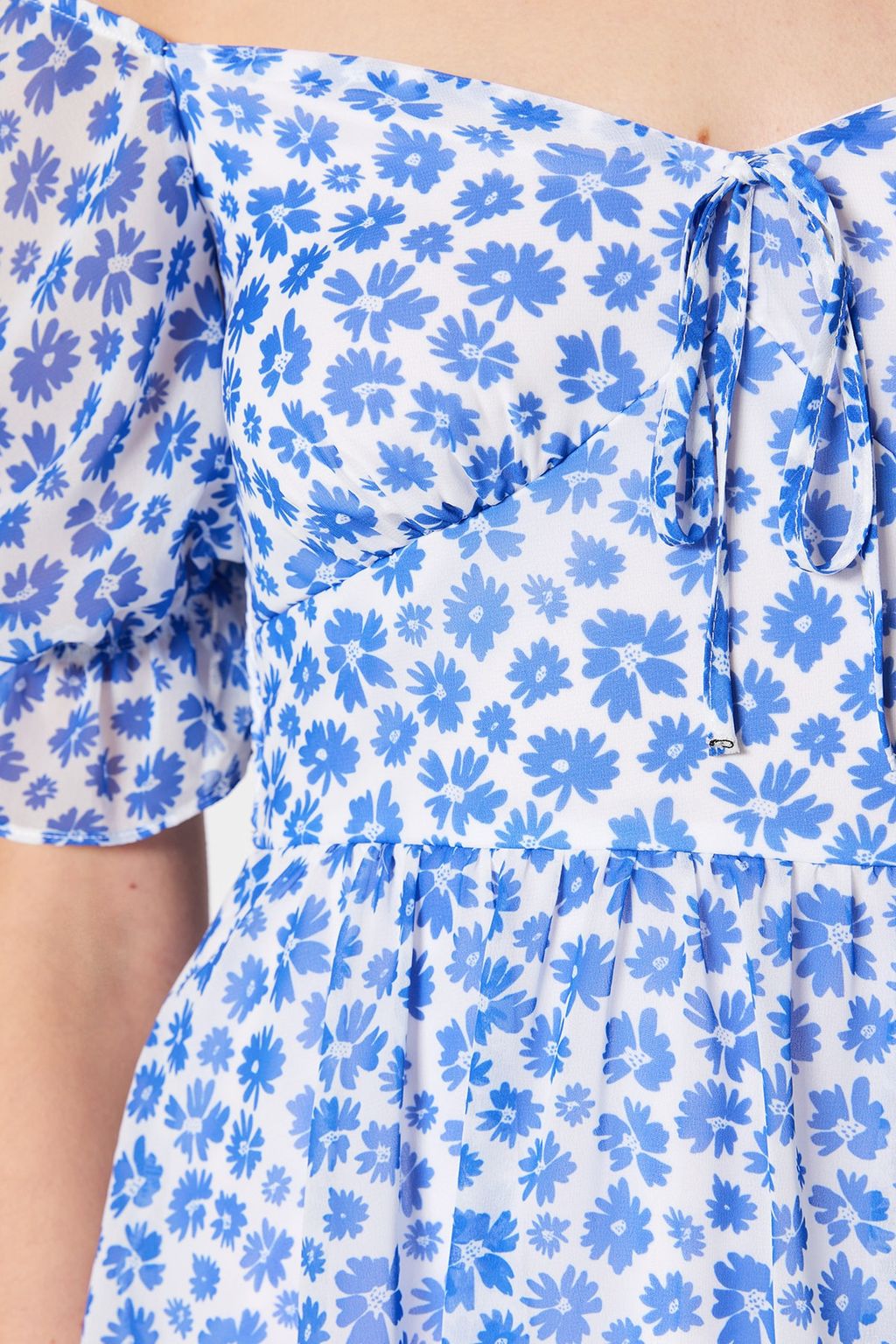 TRENDYOLMILLA Cok Renkli Cicekli Etegi Volanl? Skater/Belden Ac?lan Sifon Mini Astarl? Dokuma Elbise TWOSS22EL2772 фото 16