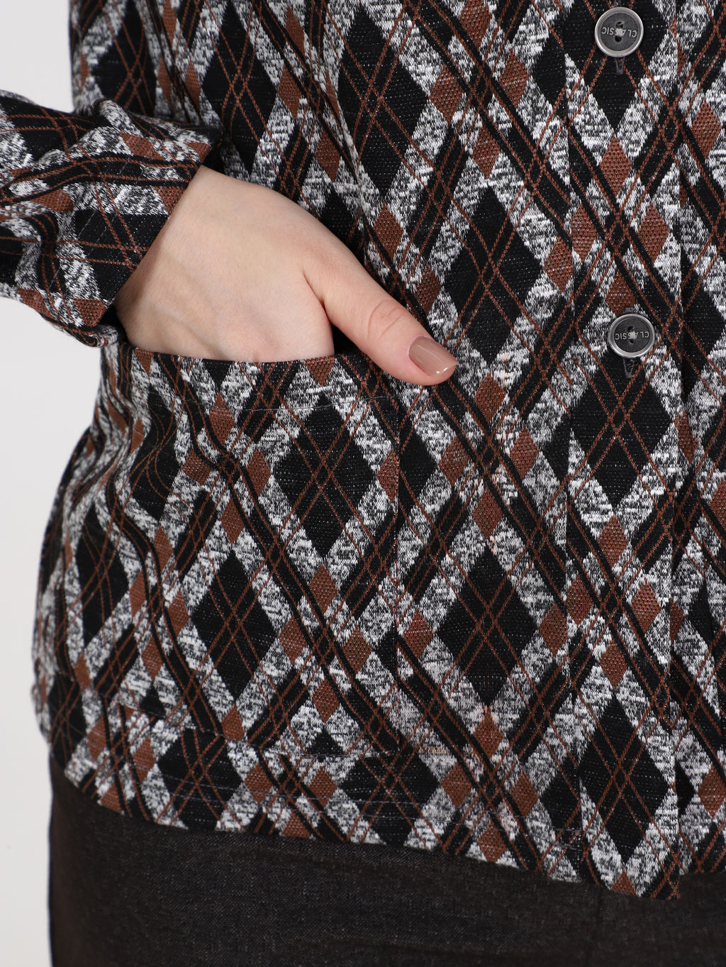 Жакет трикотажный с карманами коричневый - Odis фото 9