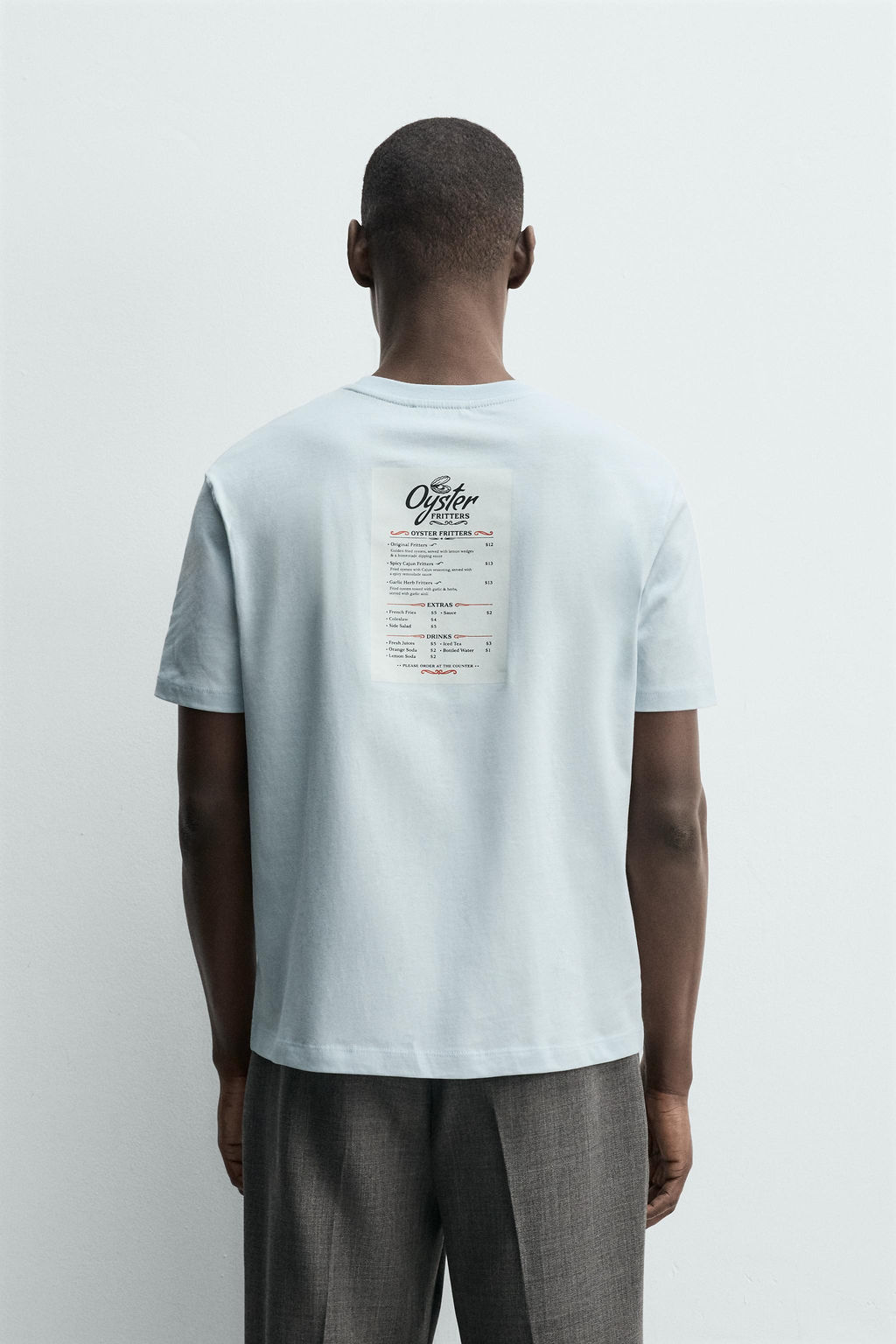 CAMISETA ESTAMPADO CONTRASTE PARCHE / Celeste