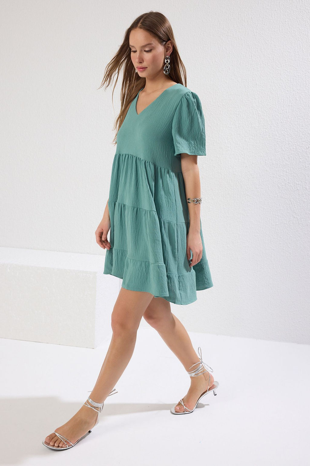 Haki Genis Kesim V Yaka Mini Dokuma Elbise TWOSS20EL0400