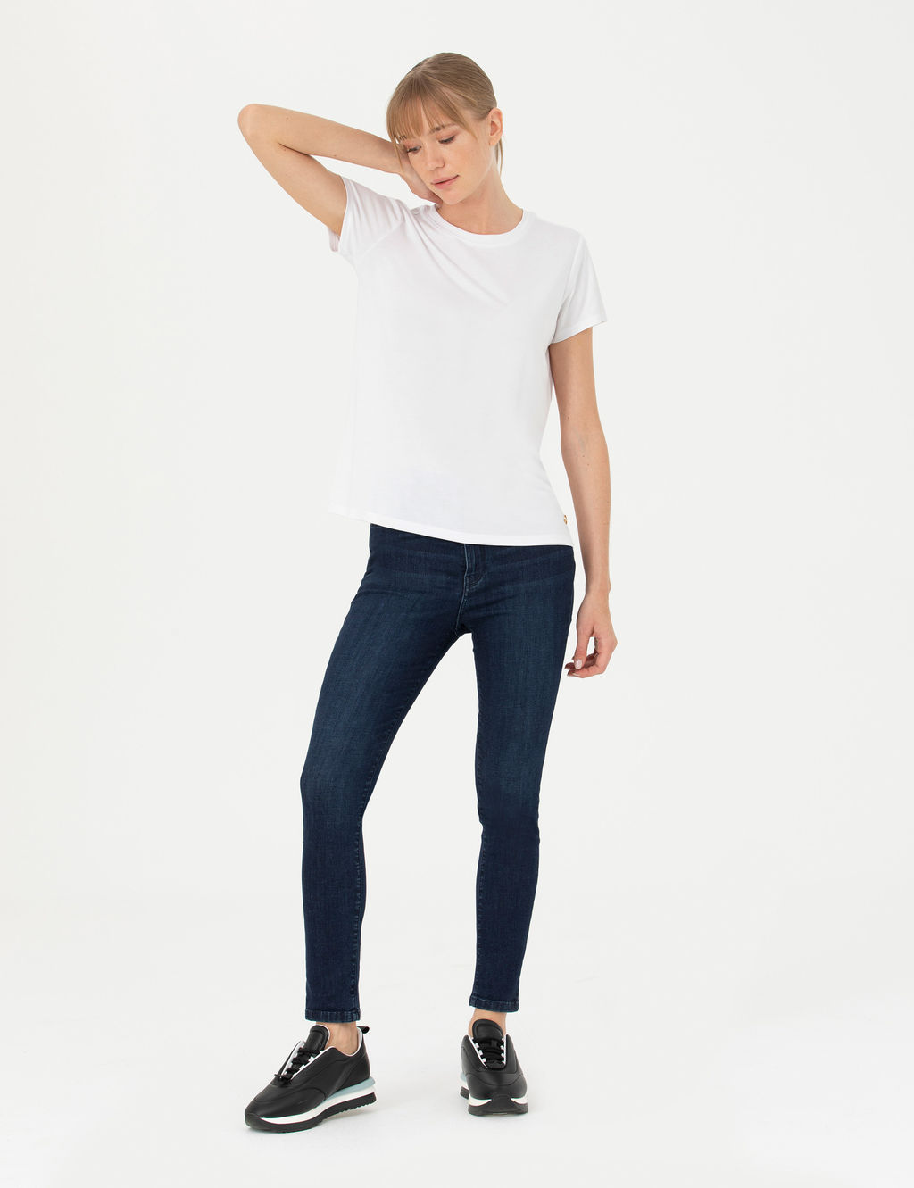 Beyaz Regular Fit Basic Ti__rt