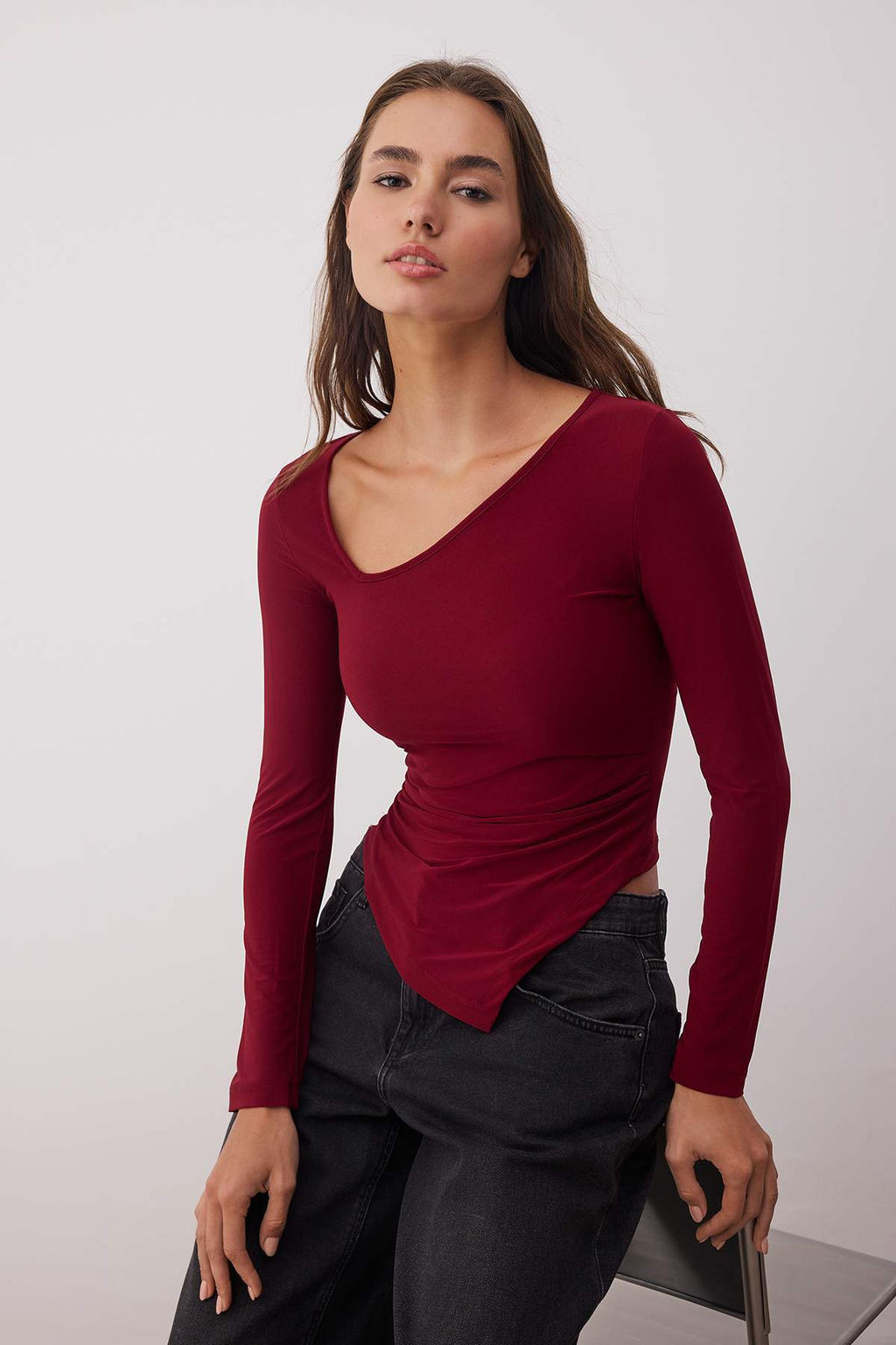 Bordo Asimetrik Yaka Detayl? Vucuda Oturan Esnek Orme Bluz TWOAW26BZ00117