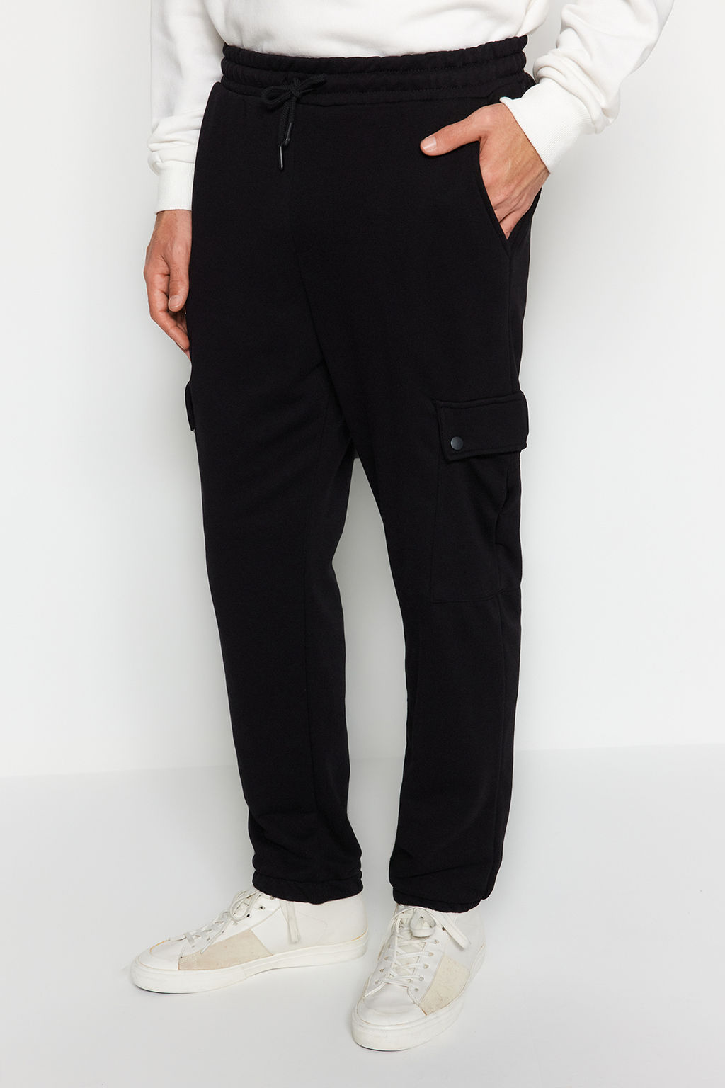 TRENDYOL MAN Siyah Oversize/Genis Kesim Kargo Cepli Jogger Esofman Alt? TMNAW24EA00016