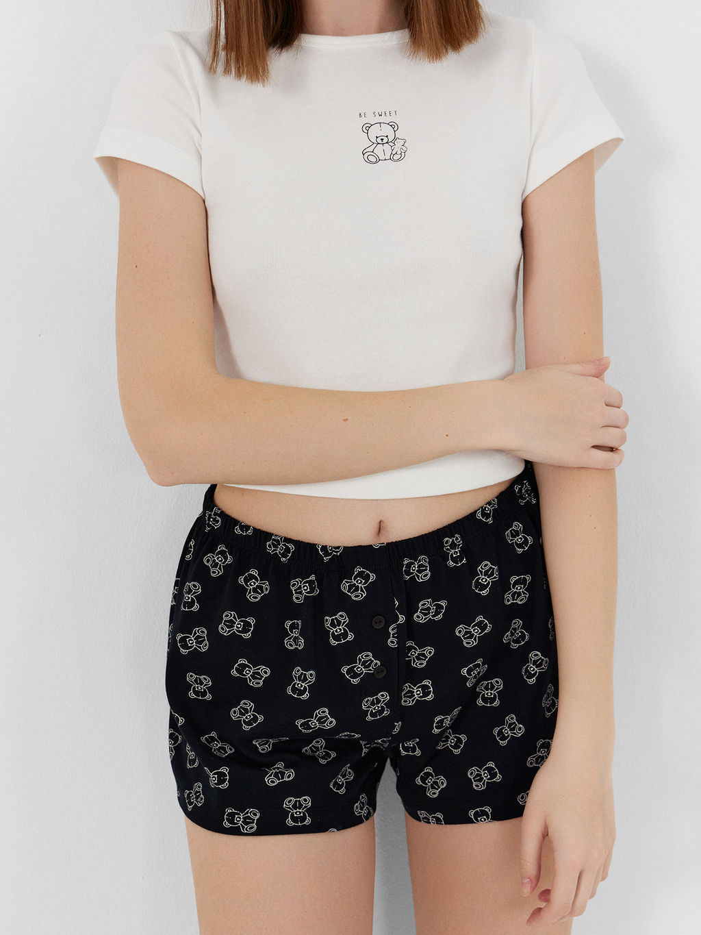 КОМПЛЕКТ ЖЕНСКИЙ (ДЖЕМПЕР, ШОРТЫ)