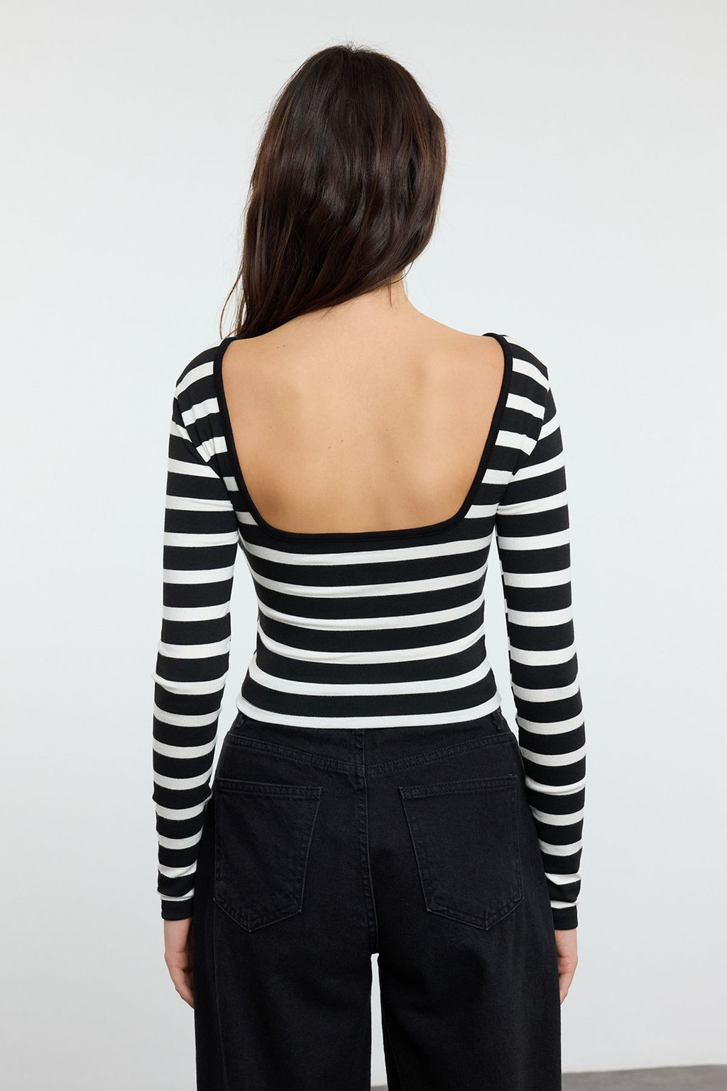 Trendyolmilla Beyaz*001 Cizgili S?rt Dekolteli Slim/Vucuda Oturan Regular/Normal Boy Orme Bluz TWOAW25BZ00009  фото 9
