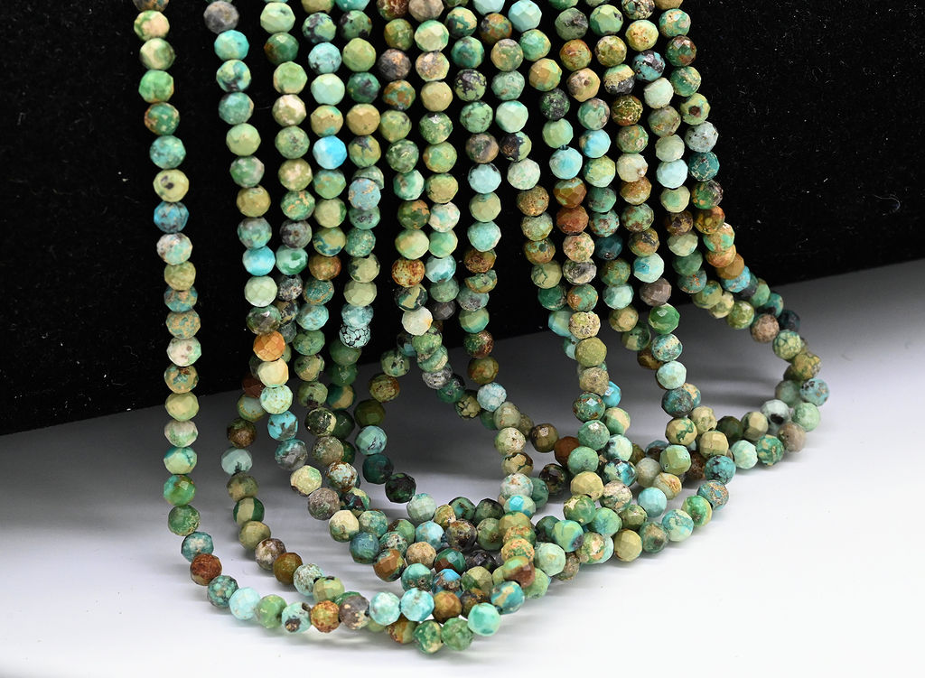 Бусины из хризоколлы шарик гр.3мм, 38см, 140 бусин Радуга камня