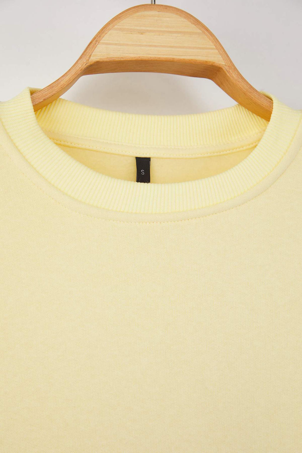 Ac?k Sar? Oversize/Rahat Kesim Basic Bisiklet Yaka Kal?n/Ici polarl? Orme Sweatshirt TWOAW24SW00102