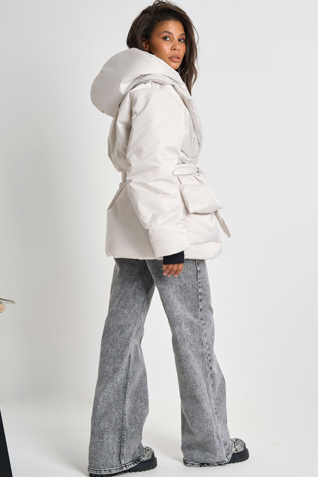 Куртка утепленная со съемным капюшоном жемчужная