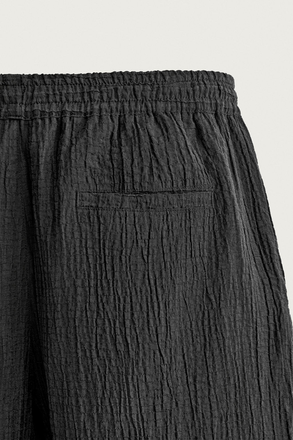 BERMUDA RELAXED FIT RELIEVE / Negro - Zara фото 8
