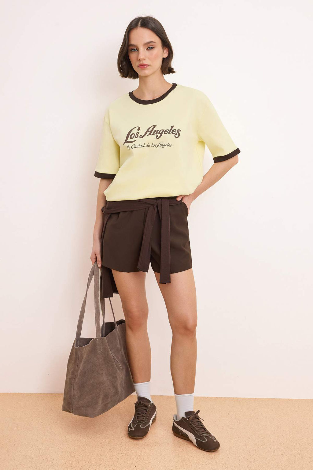 Ac?k Sar? Slogan Oversize/Genis Kal?p Dusuk Kol K?sa Kollu %100 Pamuk Orme T-Shirt TWOSS26TS00193