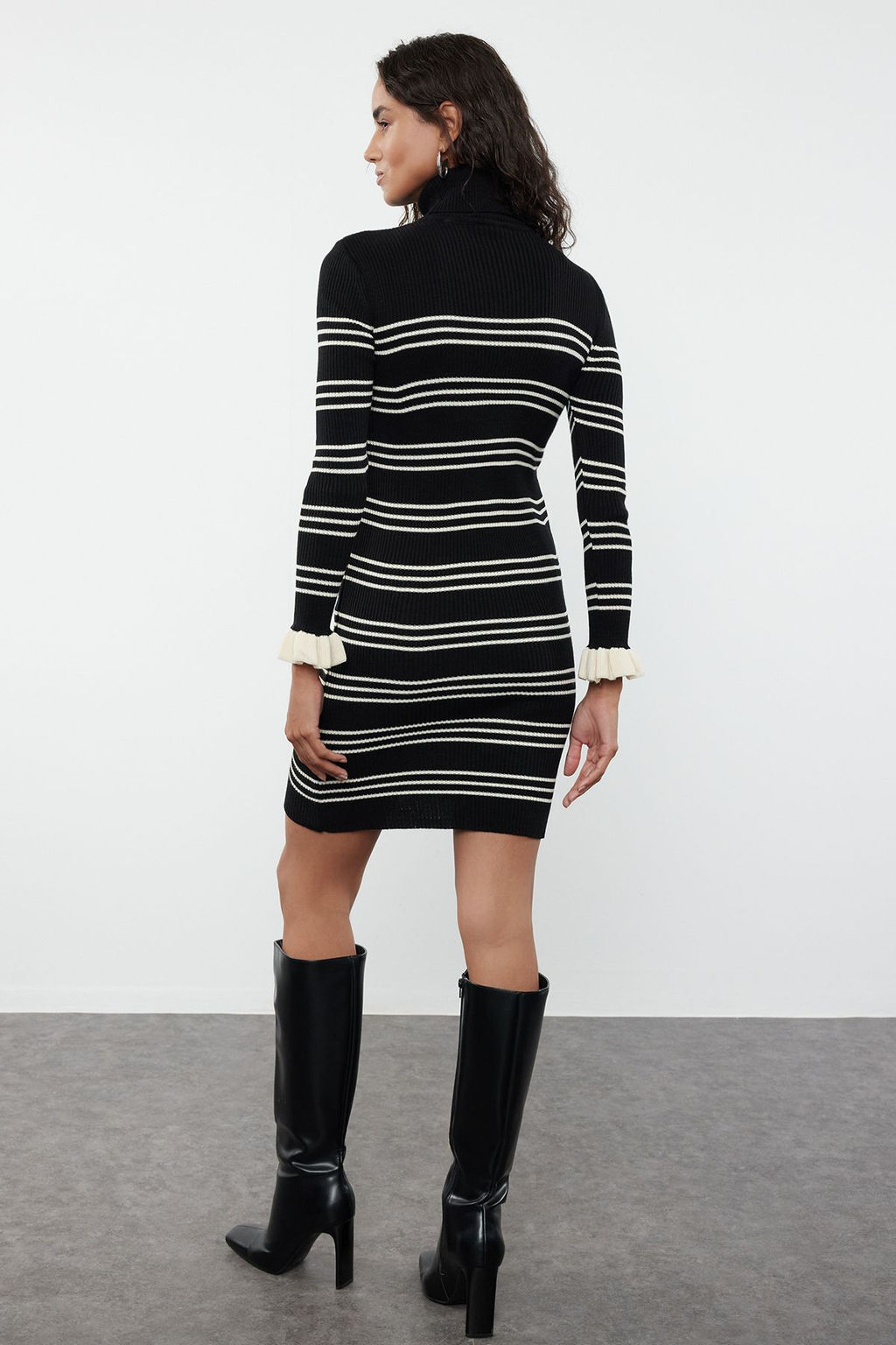 Siyah Mini Triko Cizgili Elbise TWOAW24EL00470