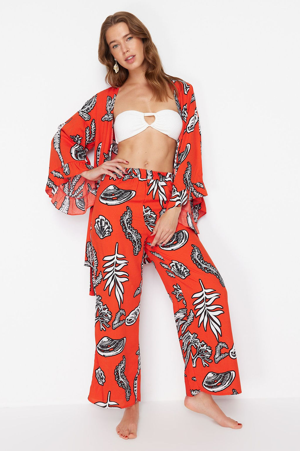 TRENDYOLMILLA Cicek Desenli Dokuma Plaj Pantolon TBESS24PL00021