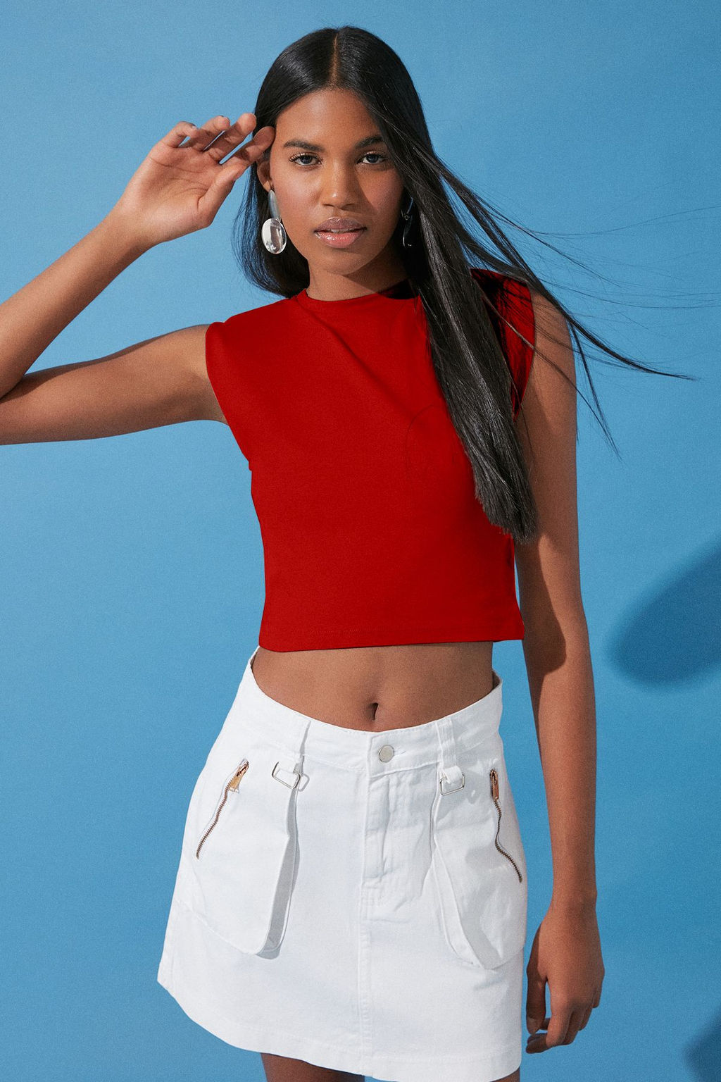 Trendyolmilla Siyah Vatkal? Fitted/Vucuda Oturan Bisiklet Yaka Crop Esnek Orme Bluz TWOSS23BZ00251  фото 2