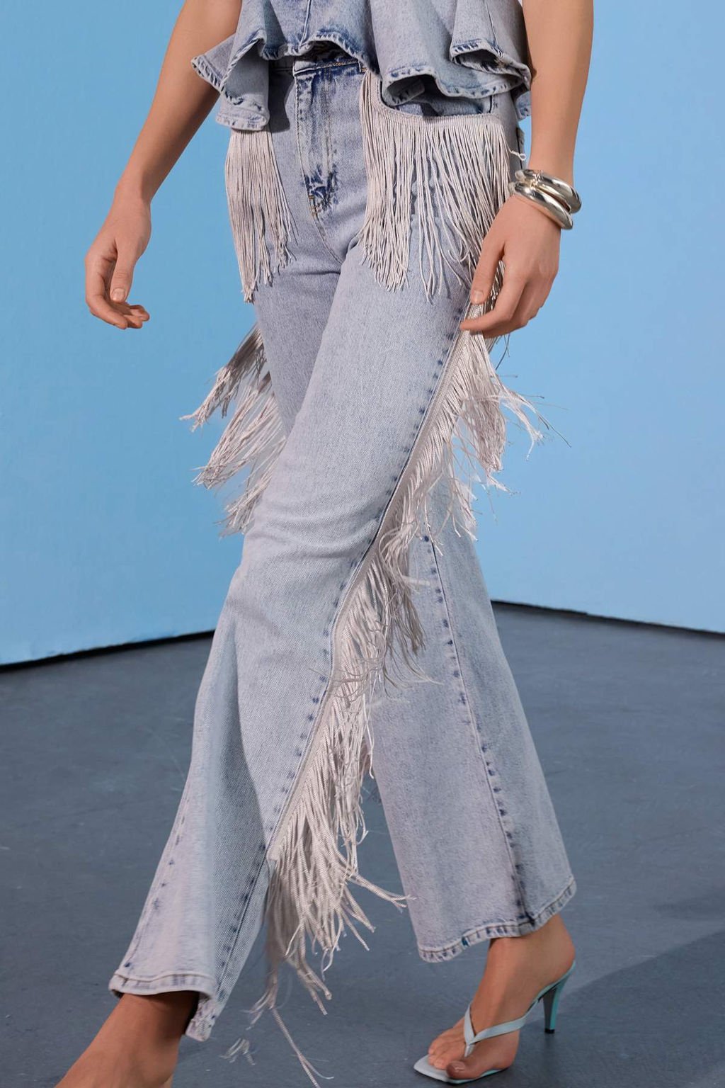 Limited Edition Ac?k Mavi Puskul Detayl? Yuksek Bel Wide Leg Jeans TWOSS26JE00242 - Trendyolmilla фото 3