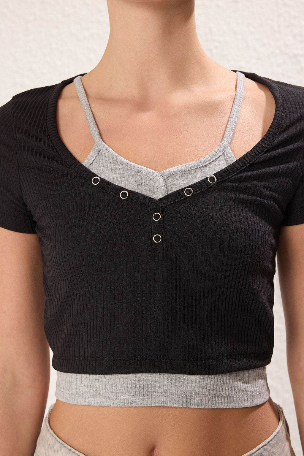 Siyah Cift Kat Detayl? Fitted/Vucudu SaranFitilli Esnek Orme Bluz TWOSS24BZ00102