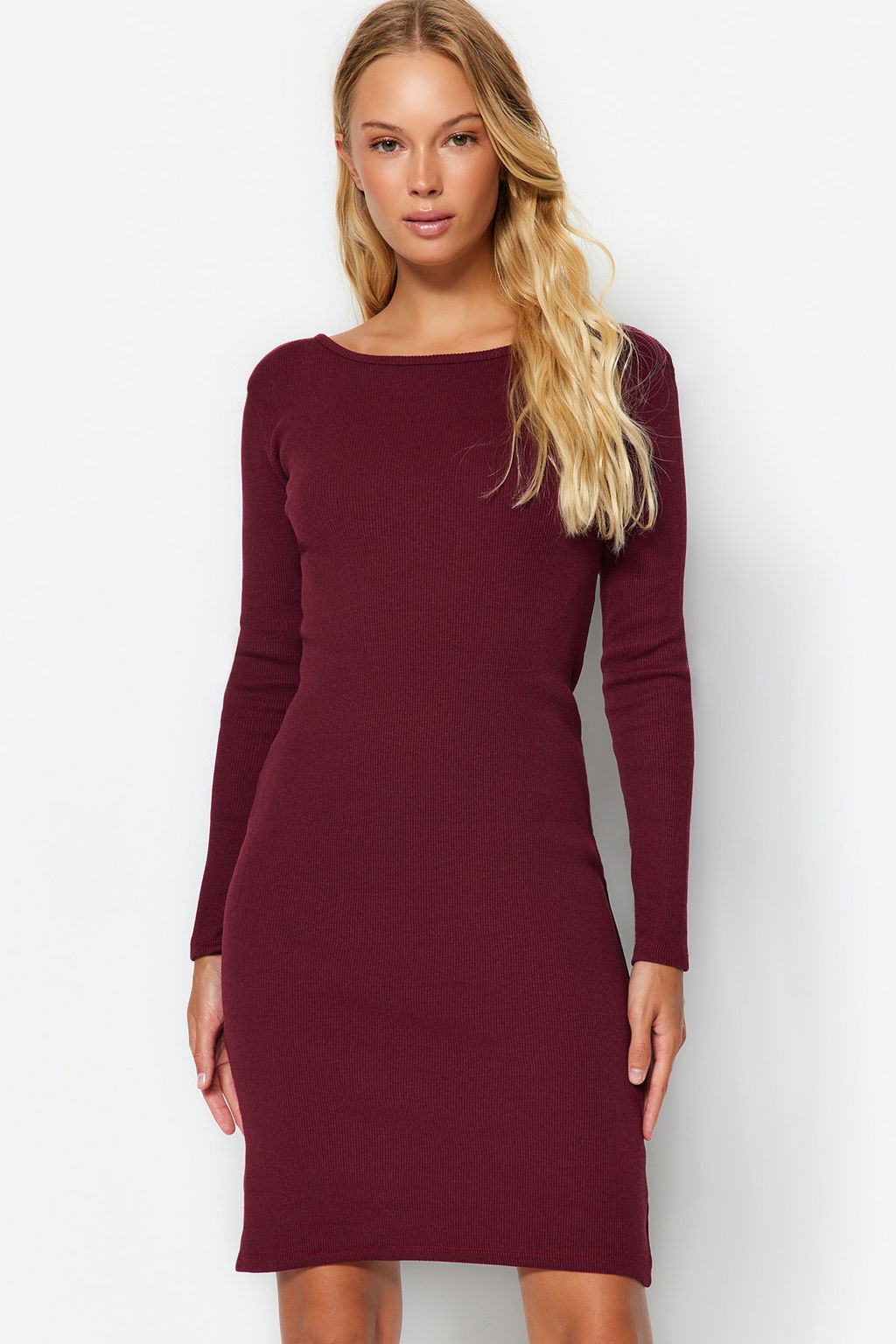 TRENDYOLMILLA Bordo Fitilli S?rt Detayl? Bisiklet Yaka Fitted/Vucuda Oturan Mini Esnek Orme Elbise TWOAW24EL00390  фото 2