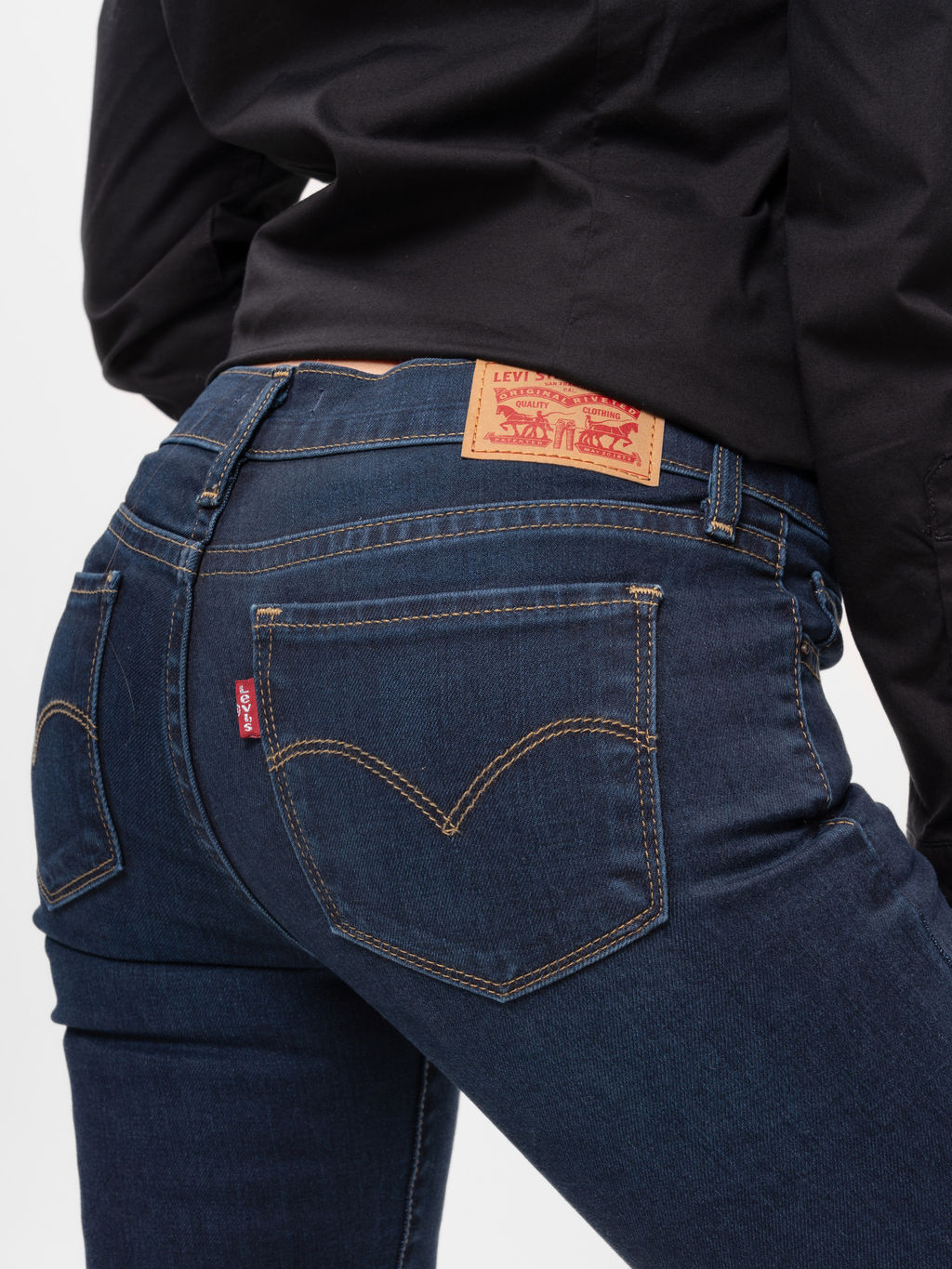 Джинсы женские