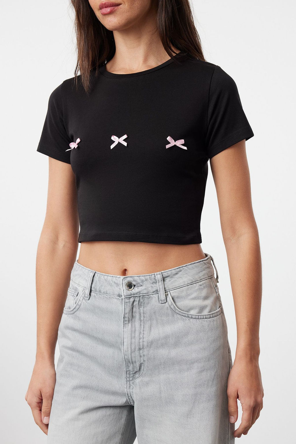 TRENDYOLMILLA Pembe Fiyonk Detayl? Crop K?sa Kollu Orme T-Shirt TWOSS24TS00248 фото 4