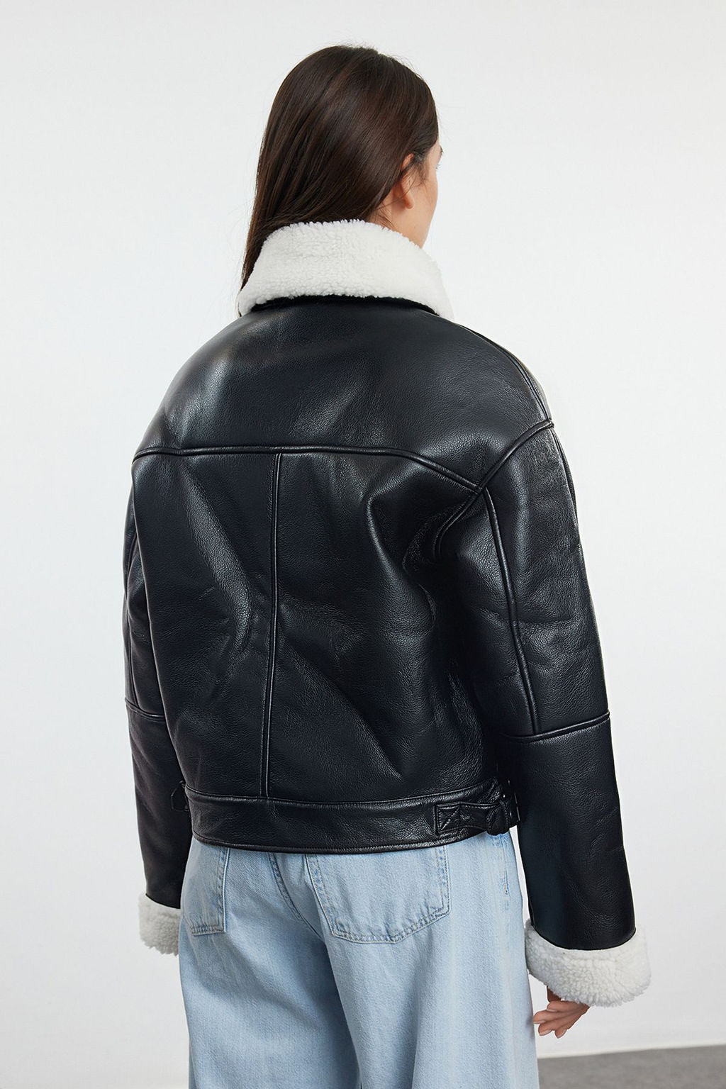 Siyah Oversize Kal?p Pelus Detayl? Suni Deri Biker Ceket Mont TWOAW25MO00001 - Trendyolmilla фото 5