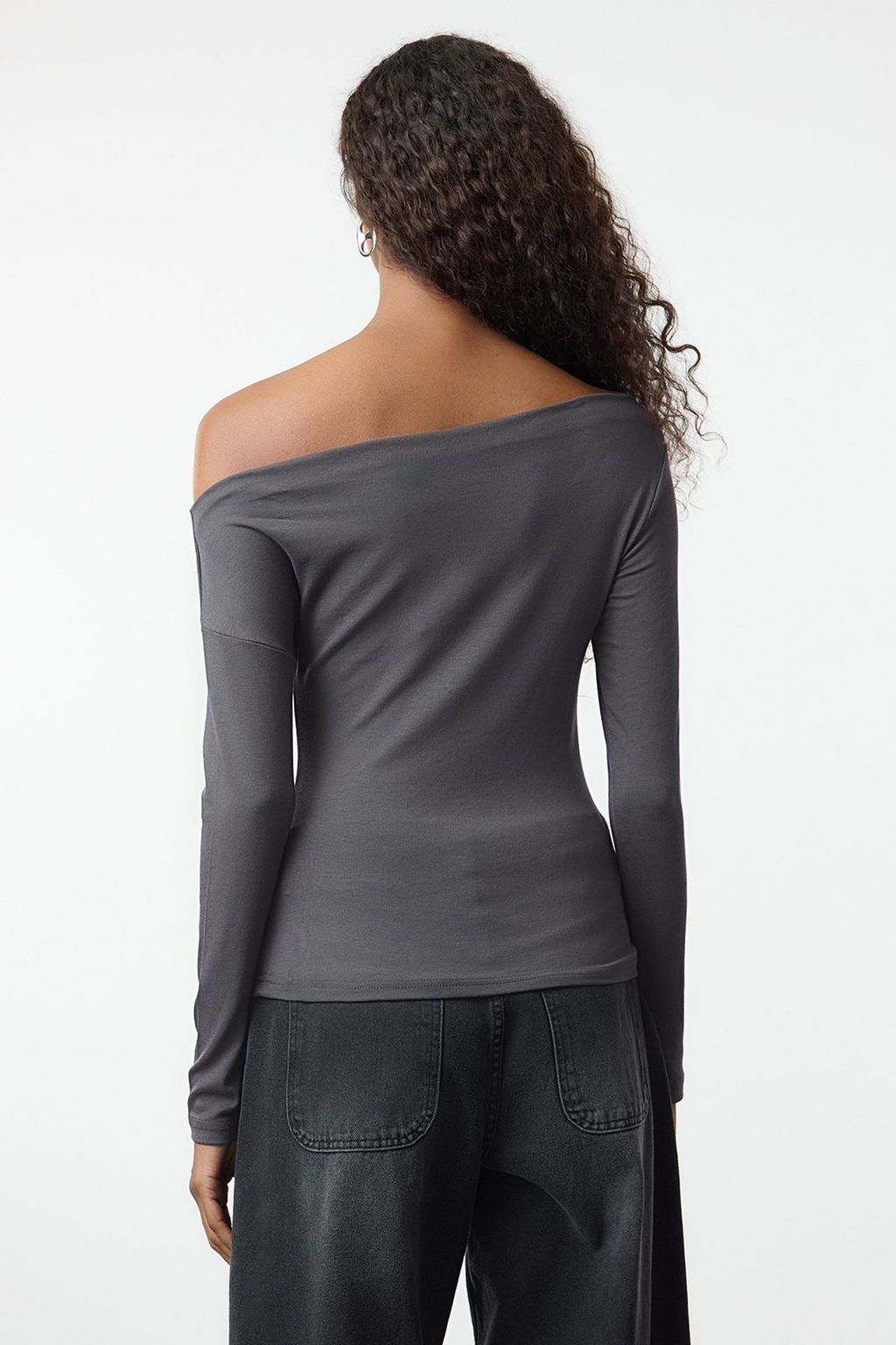 Antrasit Duz Premium Yumusak Kumasl? Fitted/Vucuda Oturan Kay?k Yaka Orme Bluz TWOAW24BZ00227