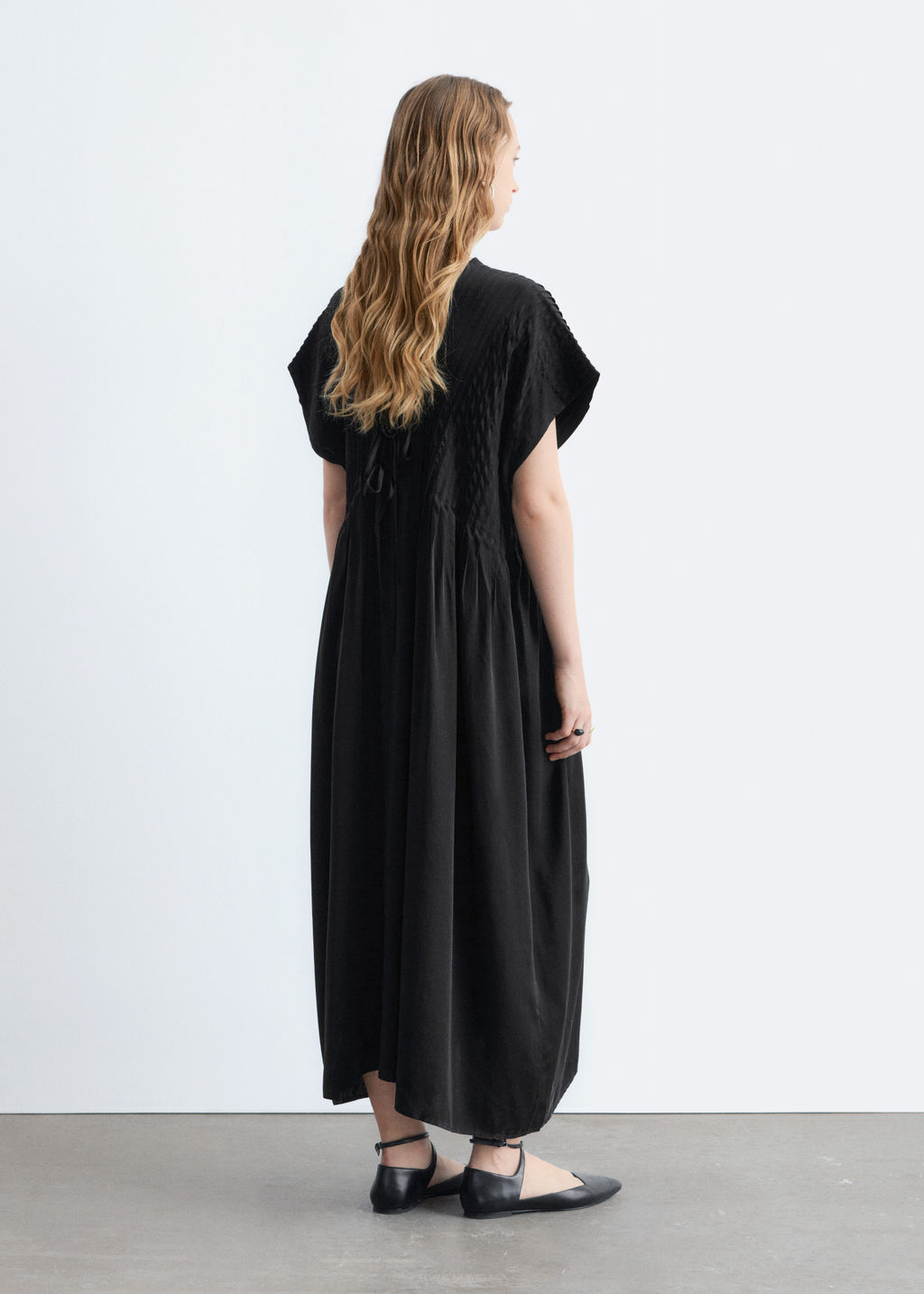 Vestido midi plisado con mangas dolman - H&m фото 3