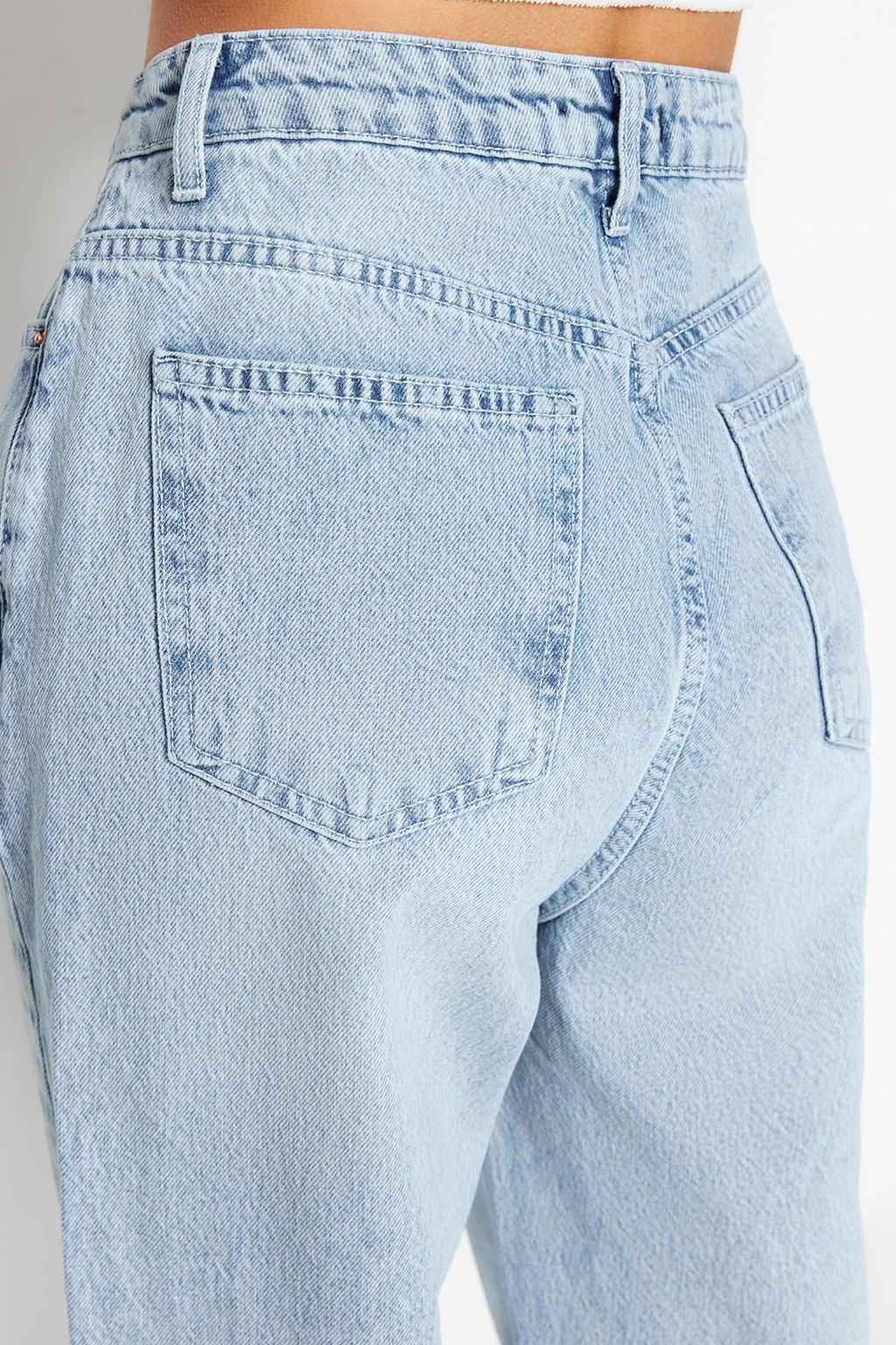 Mavi Yuksek Bel Straight Duz Kesim %100 Pamuk Non-Stretch Jeans TWOSS22JE0242