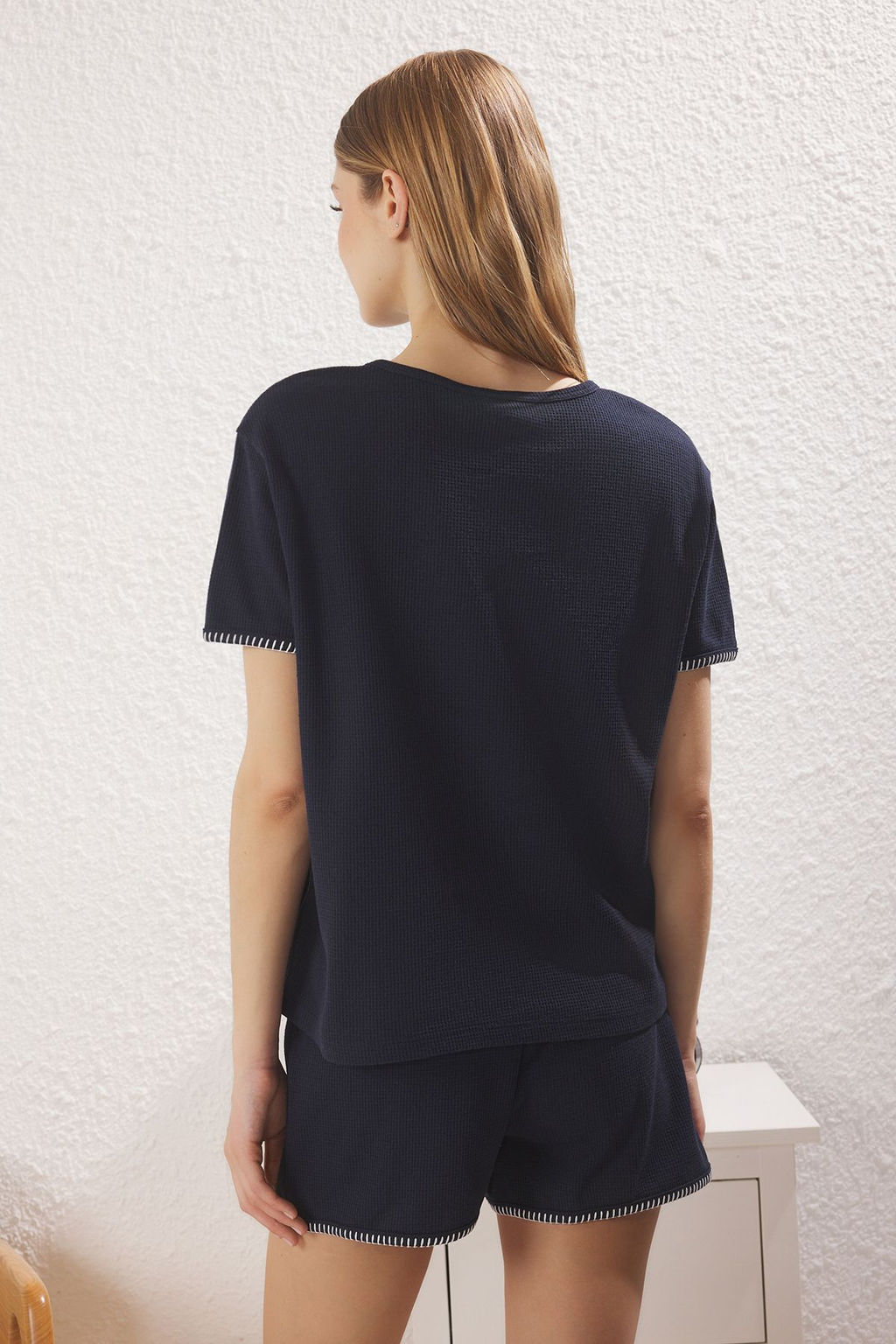 Trendyolmilla Bej Karyoka Dikis Detayl? Waffle Kumas Sortlu Orme Pijama Tak?m? THMSS25PT00157  фото 9