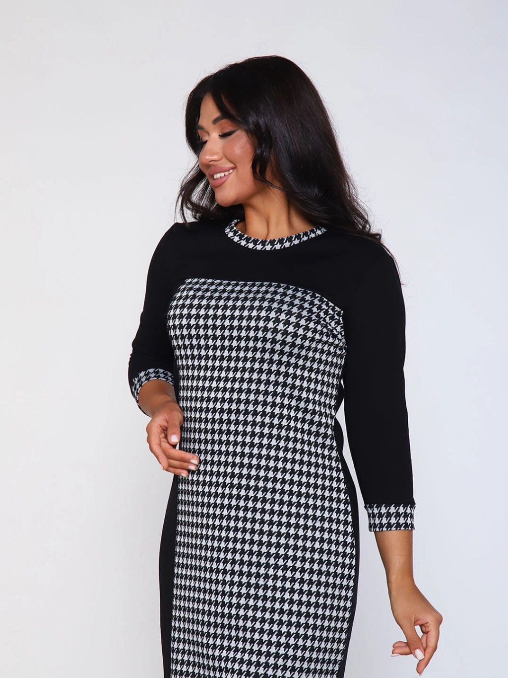 Платье женское, цвет черный белый