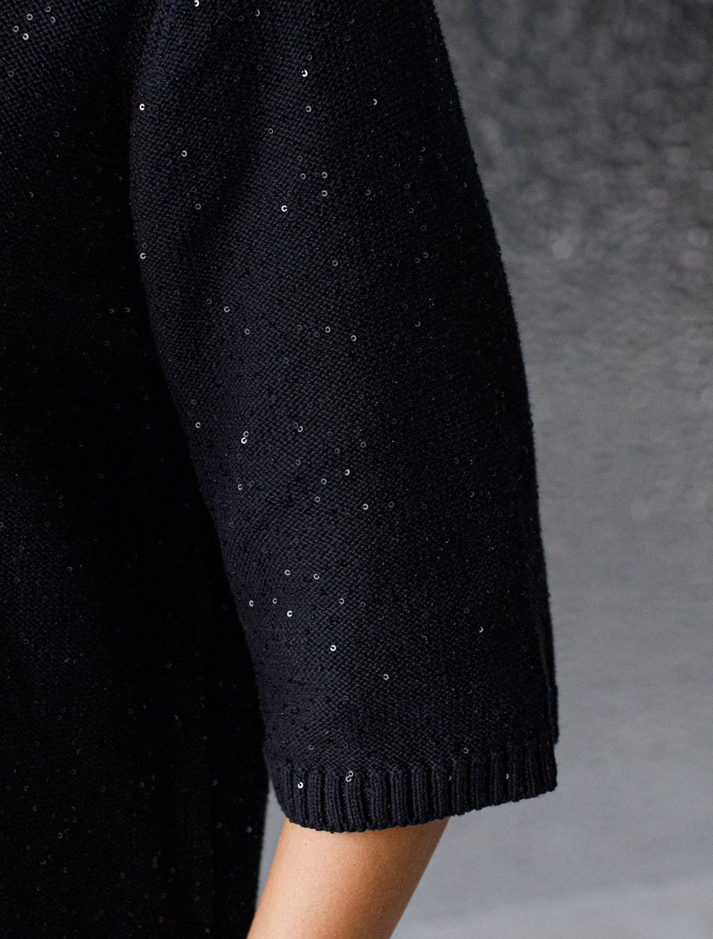 Платье вязаное из хлопковой пряжи с пайетками - Vilatte фото 2