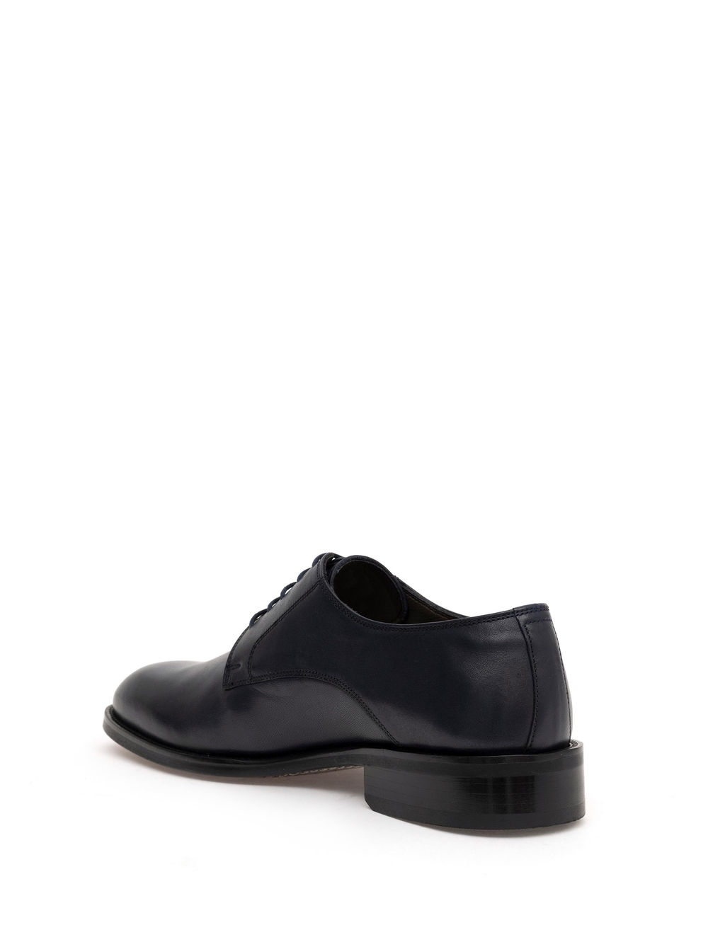 Темно -синие ботинки