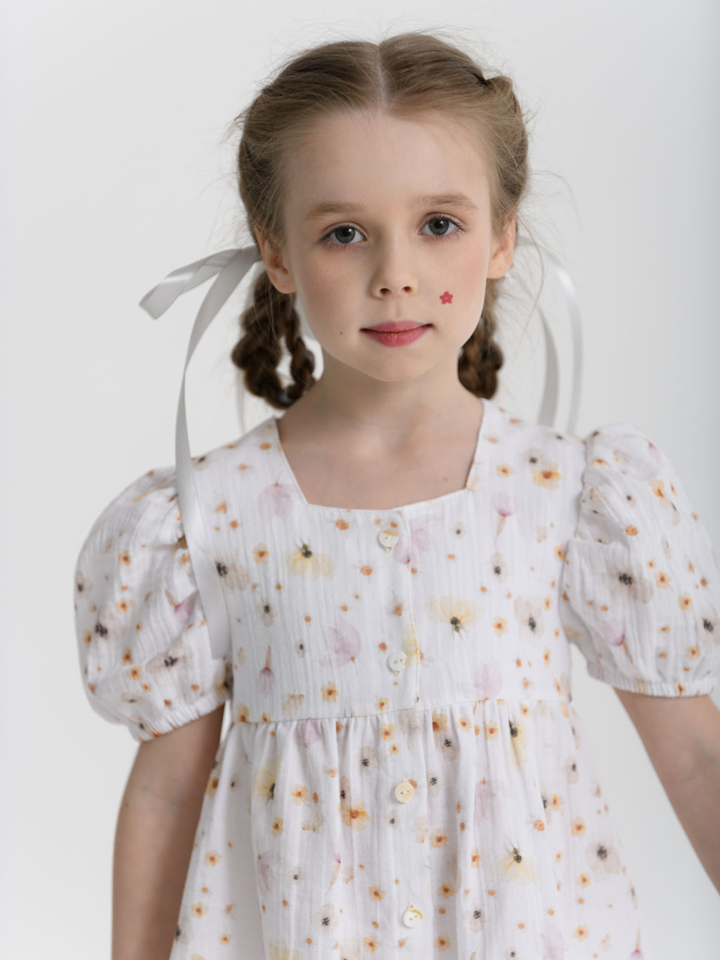 Платье для девочки на пуговицах, белый/цветочек - Lesi kids фото 9
