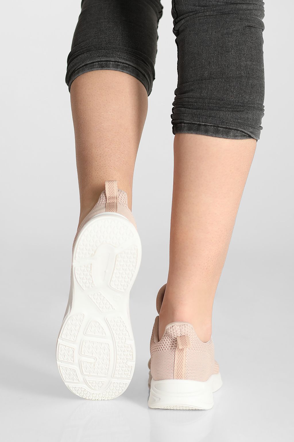 Кроссовки женские пудровые