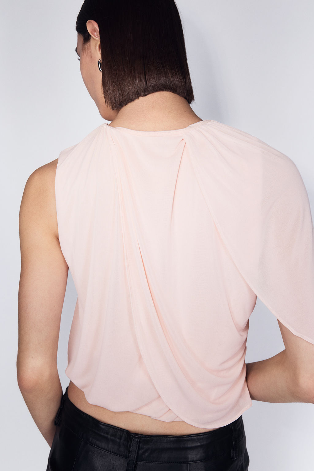 Top cropped con capa decorativa - H&m фото 5