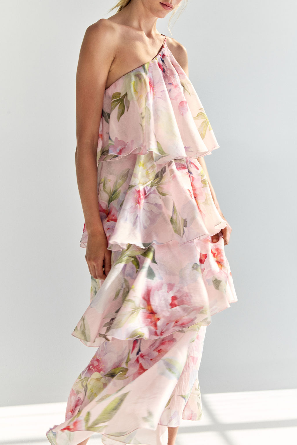Vestido escalonado de un hombro en mezcla de lino - H&m фото 5