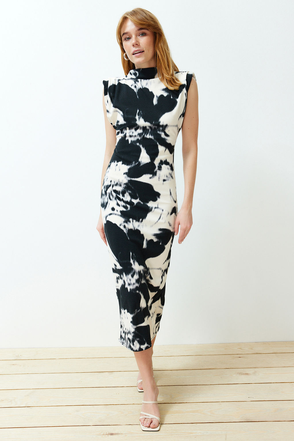 TRENDYOLMILLA Cok Renkli Cicekli Dik Yaka Vatkal? Bodycone/Vucuda Oturan Orme Maxi Kalem Elbise TWOSS24EL00841  фото 3