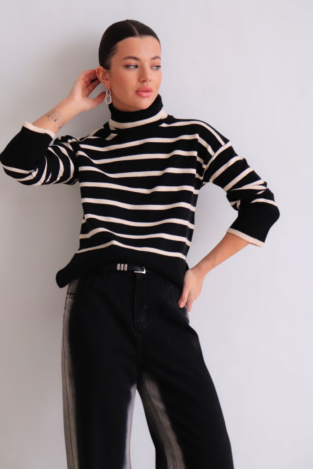 Martichelli Свитер чёрный в бежевую полоску  фото 14