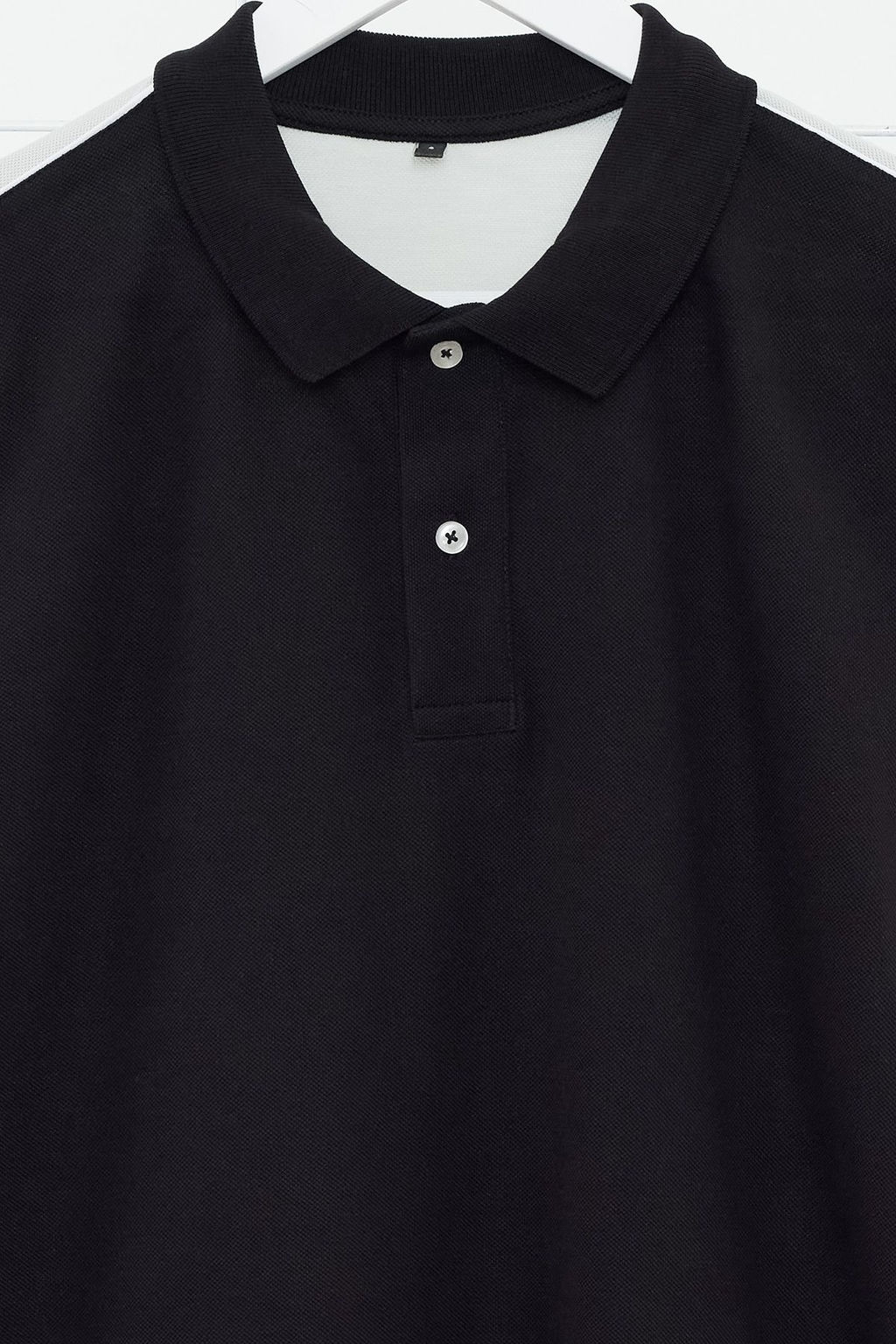 Siyah Renk Bloklu Regular/Normal Kesim %100 Pamuklu Polo Yaka T-shirt TMNSS24PO00009