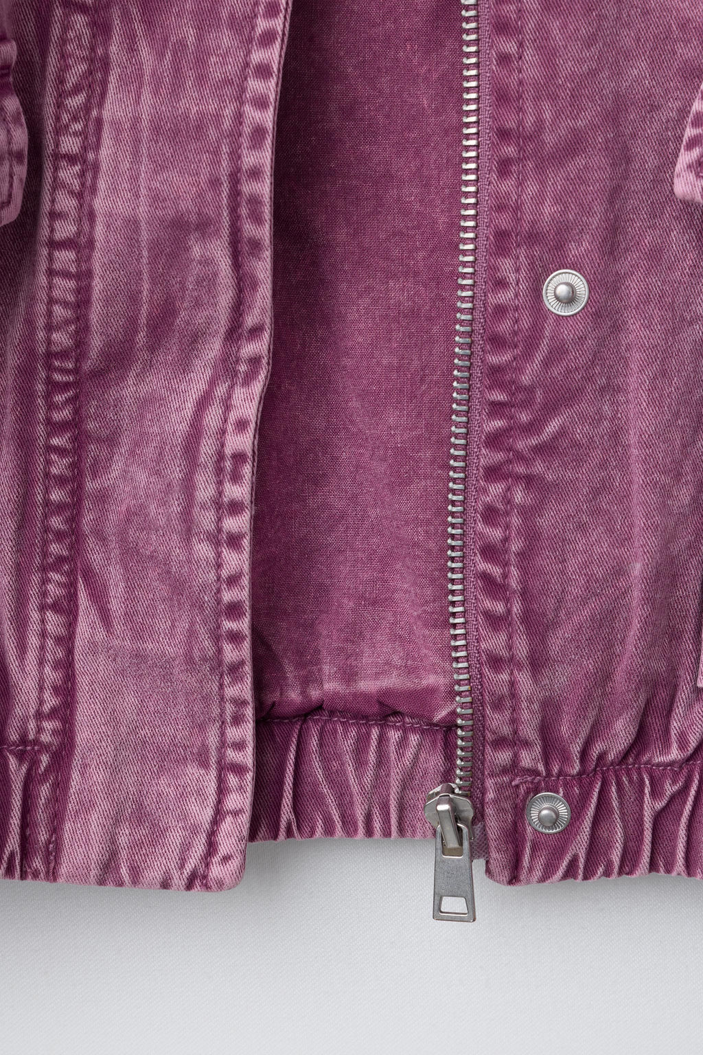 CAZADORA EFECTO LAVADO / Rosado oscuro