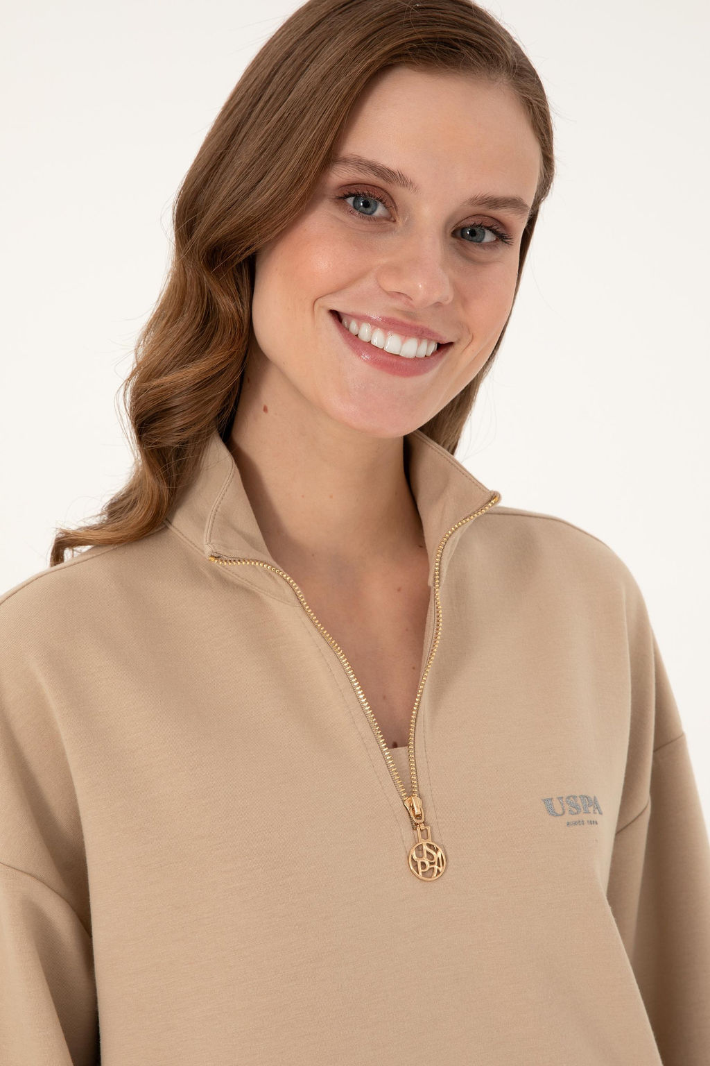 Женский свитшот на молнии с воротником-стойкой песочного цвета Неожиданная скидка в корзине - U.s. polo assn фото 2