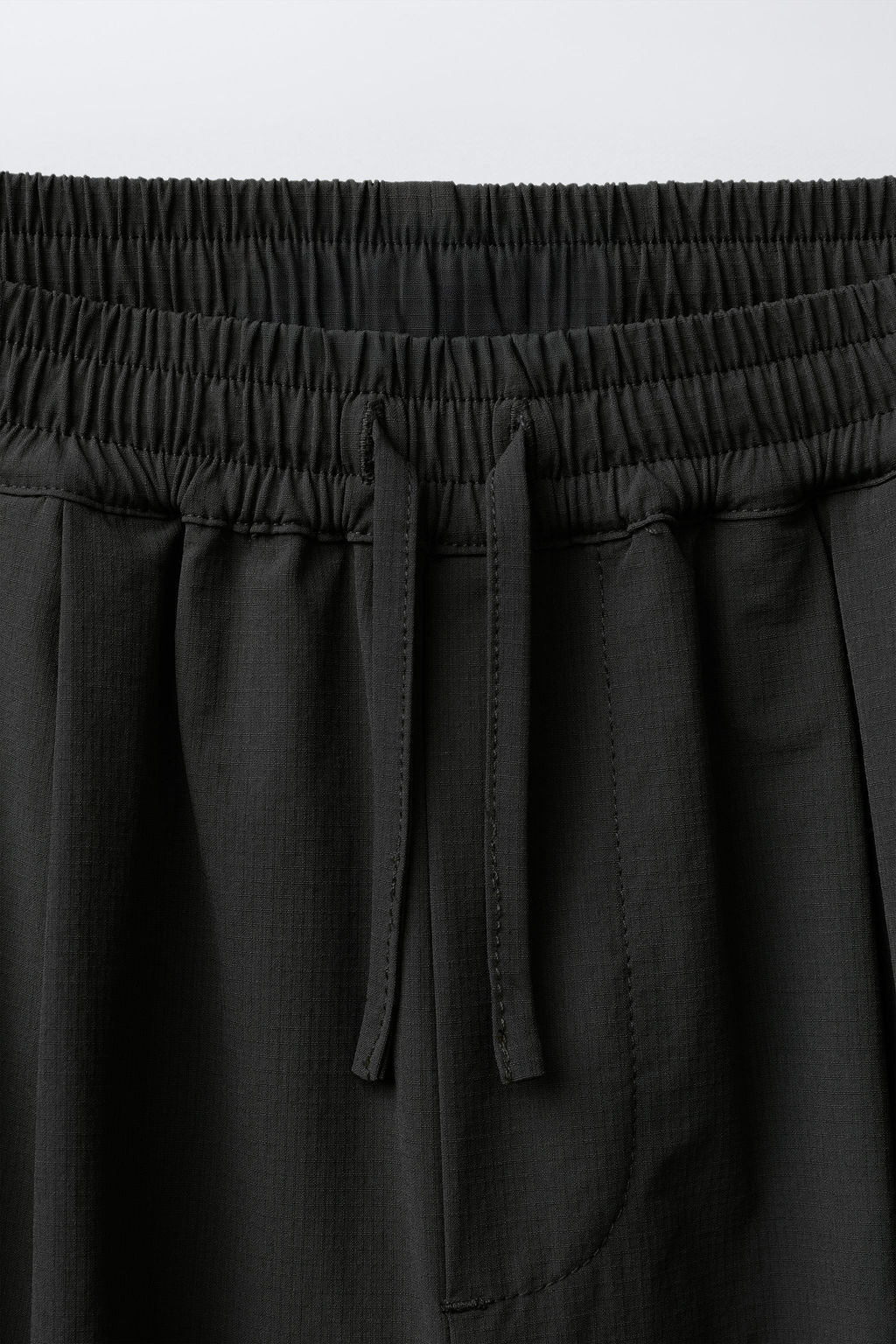 PANTAL?N CARGO NYLON / Negro - Zara фото 3