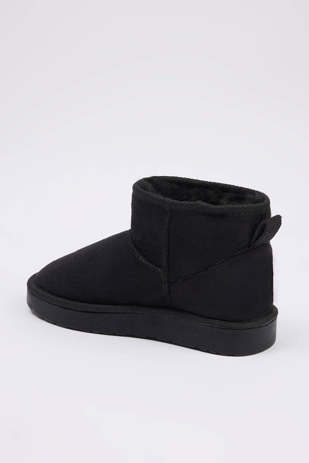 Siyah Ici Kurklu Yuvarlak Burun Duz Topuklu Kad?n Bot TAKAW26BO00001