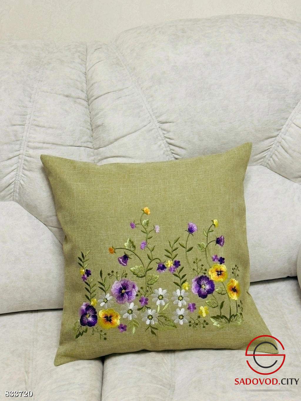 Наволочка с вышивкой из льна
