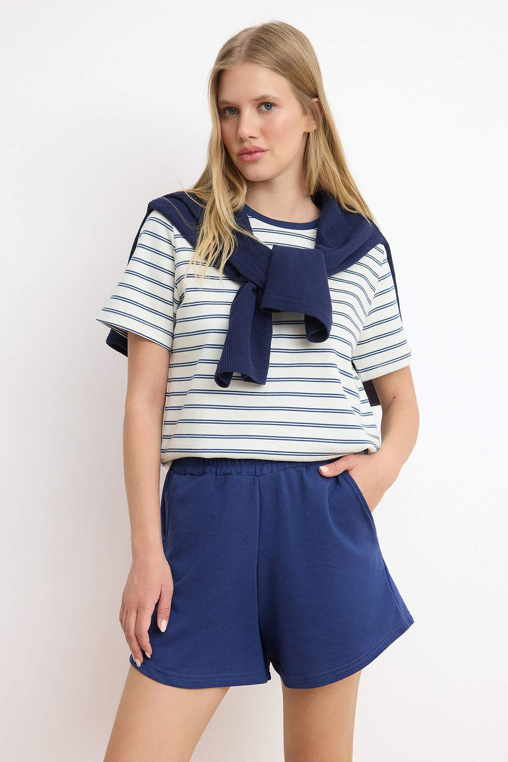 TRENDYOLMILLA Gri Melanj- Siyah 2Li Paket Relaxed/Rahat Kal?p K?sa Esnek Orme Sort & Bermuda TWOSS25SR00084  фото 16
