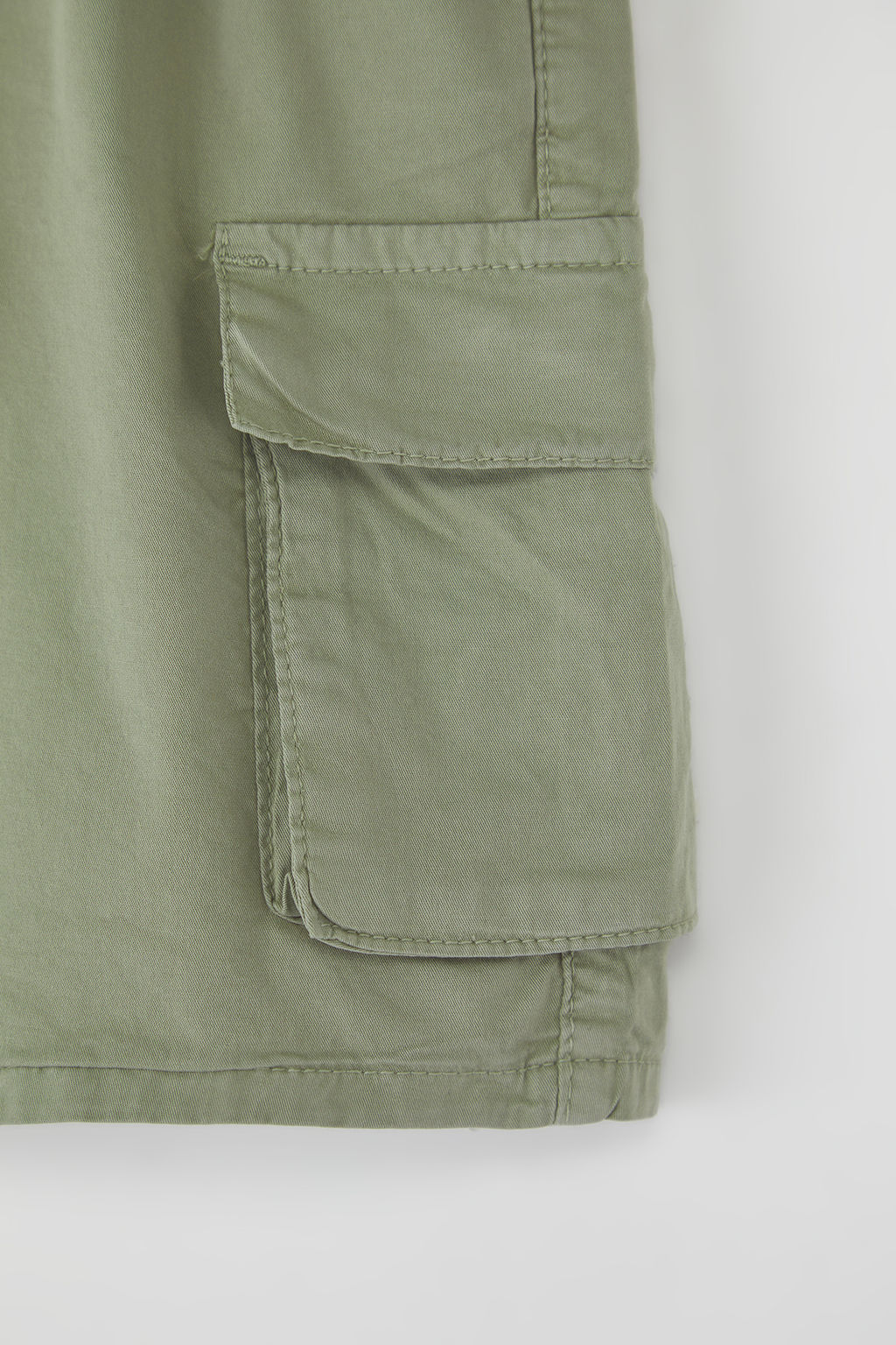 Ac?k Haki Pamuklu Basic Lastikli Cep Detayl? Erkek Cocuk Sort&Bermuda TKDSS25JE00006 - Trendyolmilla фото 2