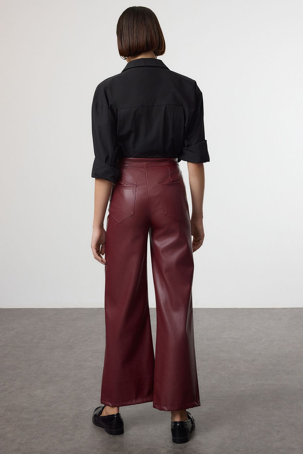 TRENDYOLMILLA Siyah Suni Deri Wide Leg Cep Detayl? Orme Pantolon TWOAW24PL00103 фото 5