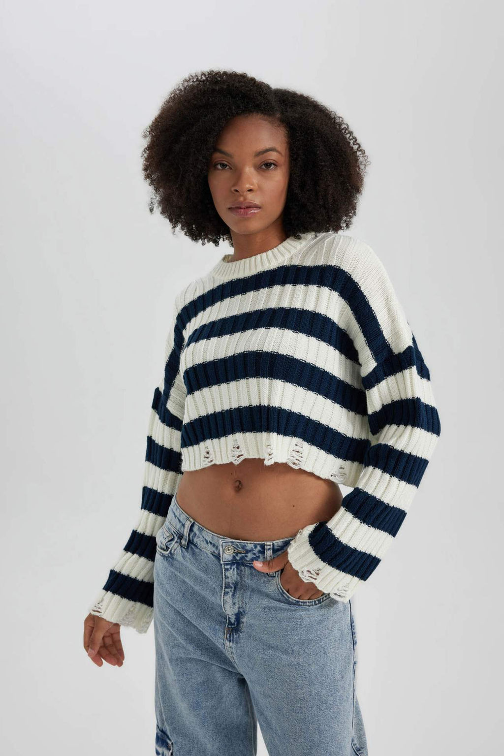 Regular Fit Cizgili Bisiklet Yaka Crop Triko Kazak - Defacto фото 3